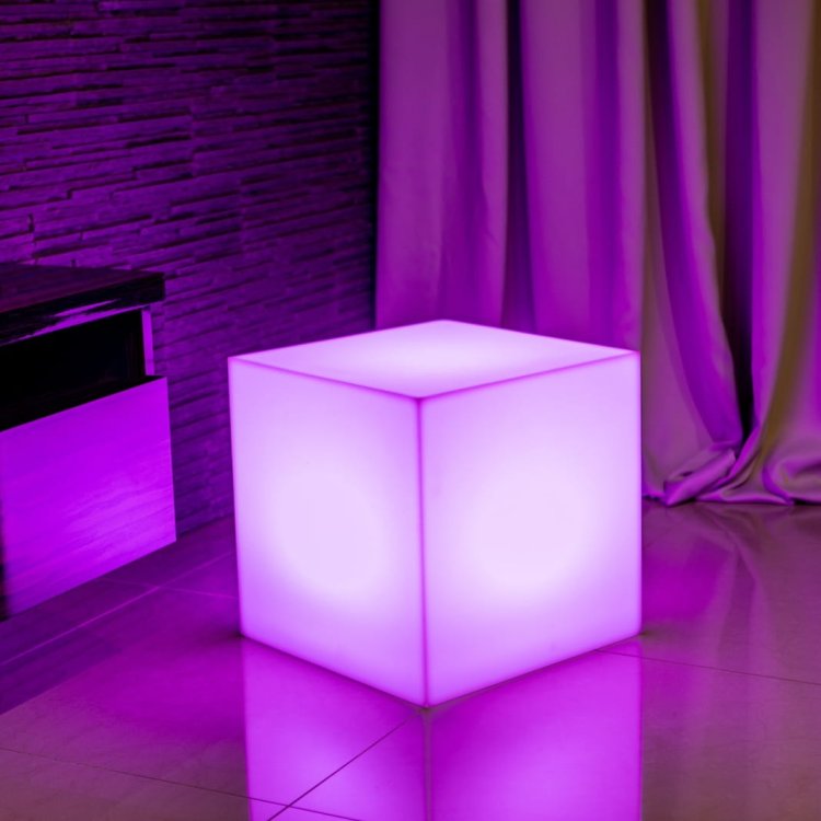 kostka-lampa-swiecaca.jpg