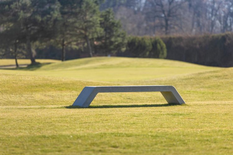 ławka-betonowa2024-12-19 o 11.39.49 4.jpeg