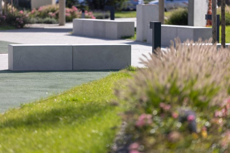 siedzisko-betonowe2024-12-19 o 13.52.47 3.jpeg