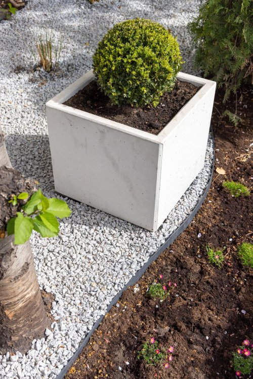 donica-betonowa2024-12-20 o 09.57.46 4.jpeg