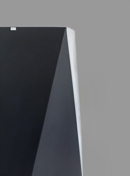 duża donica geometryczna Nevis3.jpg