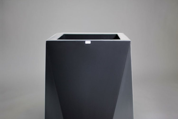 duża donica geometryczna Nevis4.jpg