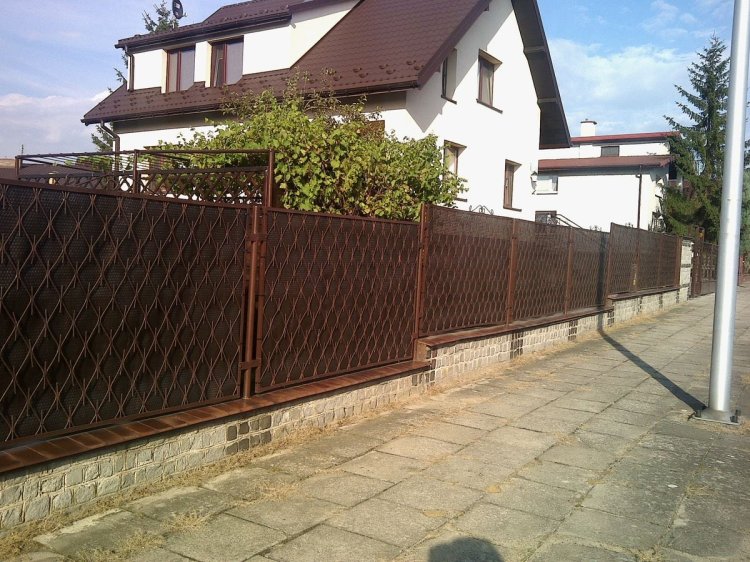 mata oslona ciemny braz technorattanowa ogrodzenie.jpg