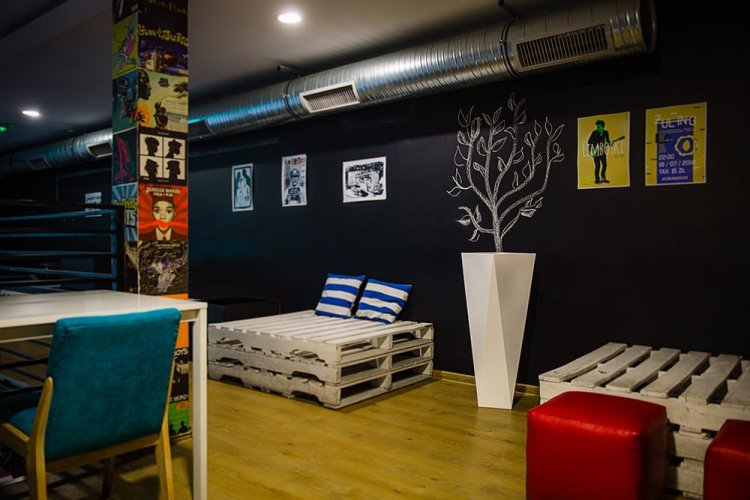 duża wysoka donica rossa biała 2.jpg