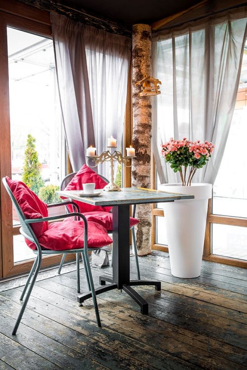 biala-duza-donica-pons 1.jpg