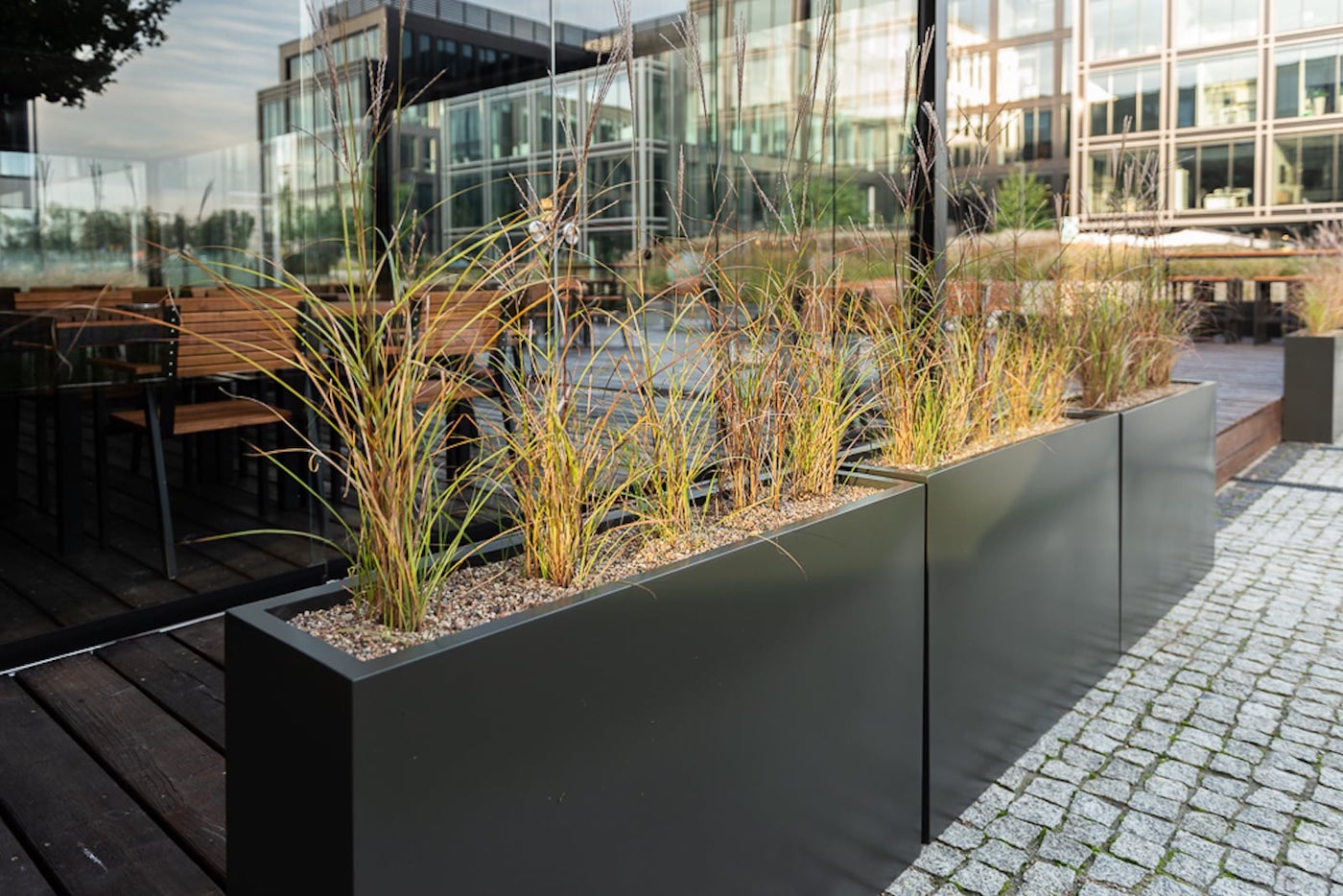 jaki materiał na donice ogrodowe